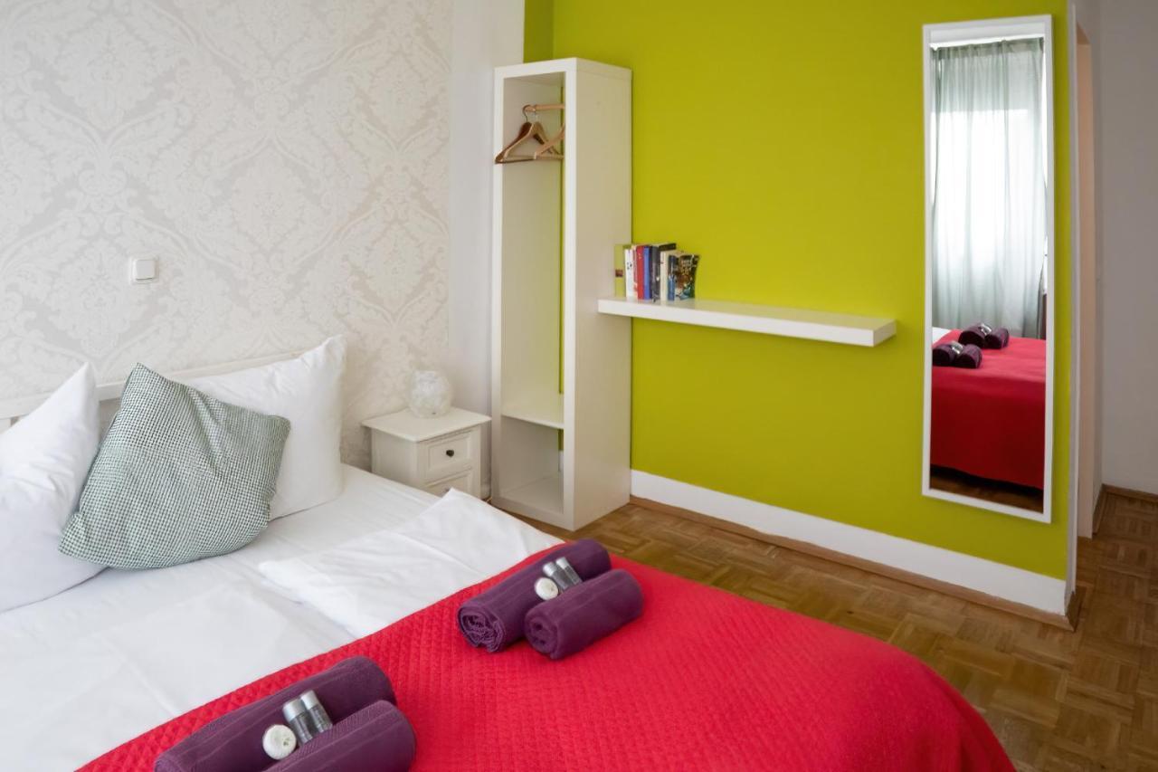 Two-Bedroom Apartment,207815881:JPEG